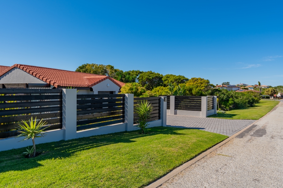 4 Bedroom Property for Sale in St Francis On Sea Eastern Cape